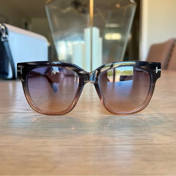 Tom Ford Tracy TF436 Brown/Beige Gradient Women’s Sunglasses with Logo Detail Amazon.com: Tom Ford FT0436 Tracy Square Sunglasses TF436  main image 3